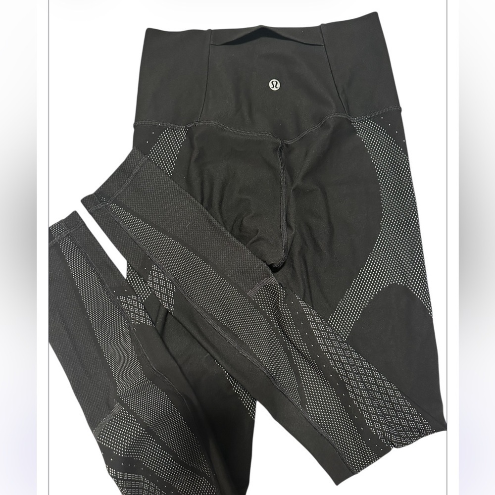 Lululemon🍋Mapped Out Black and Glacier Gray High-Rise Tights 28” Size 6 - Picture 6 of 8